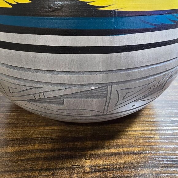 Dineh Navajo Native American Etched Ceramic Vase 9.5x8" Sunset Mountains Signed - Picture 7 of 15